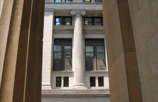 Ionic column, Wall Street